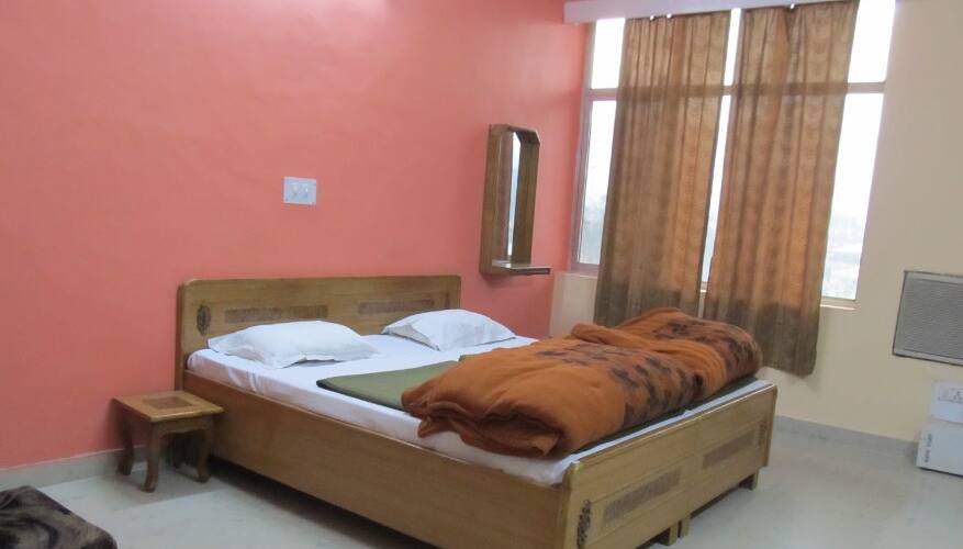 Hotel Hamsafar, Mandi 1